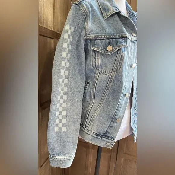 Levi’s Denim Jean Jacket. - Picture 3 of 6